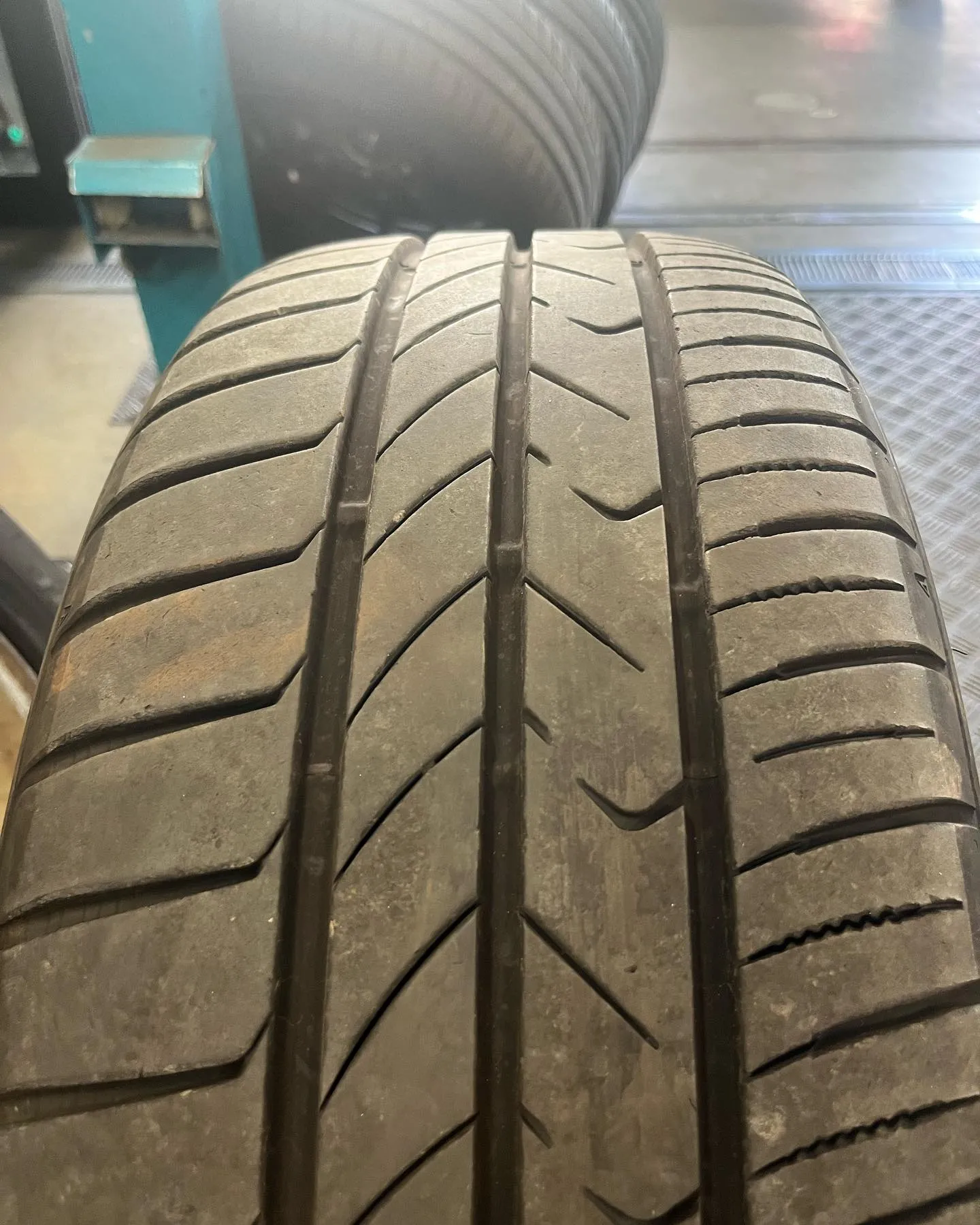 今日入ってきたばかりの中古タイヤのご案内です！