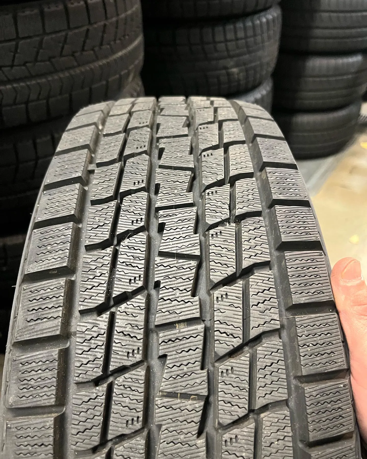 入荷しました！バリ山中古スタッドレスセット