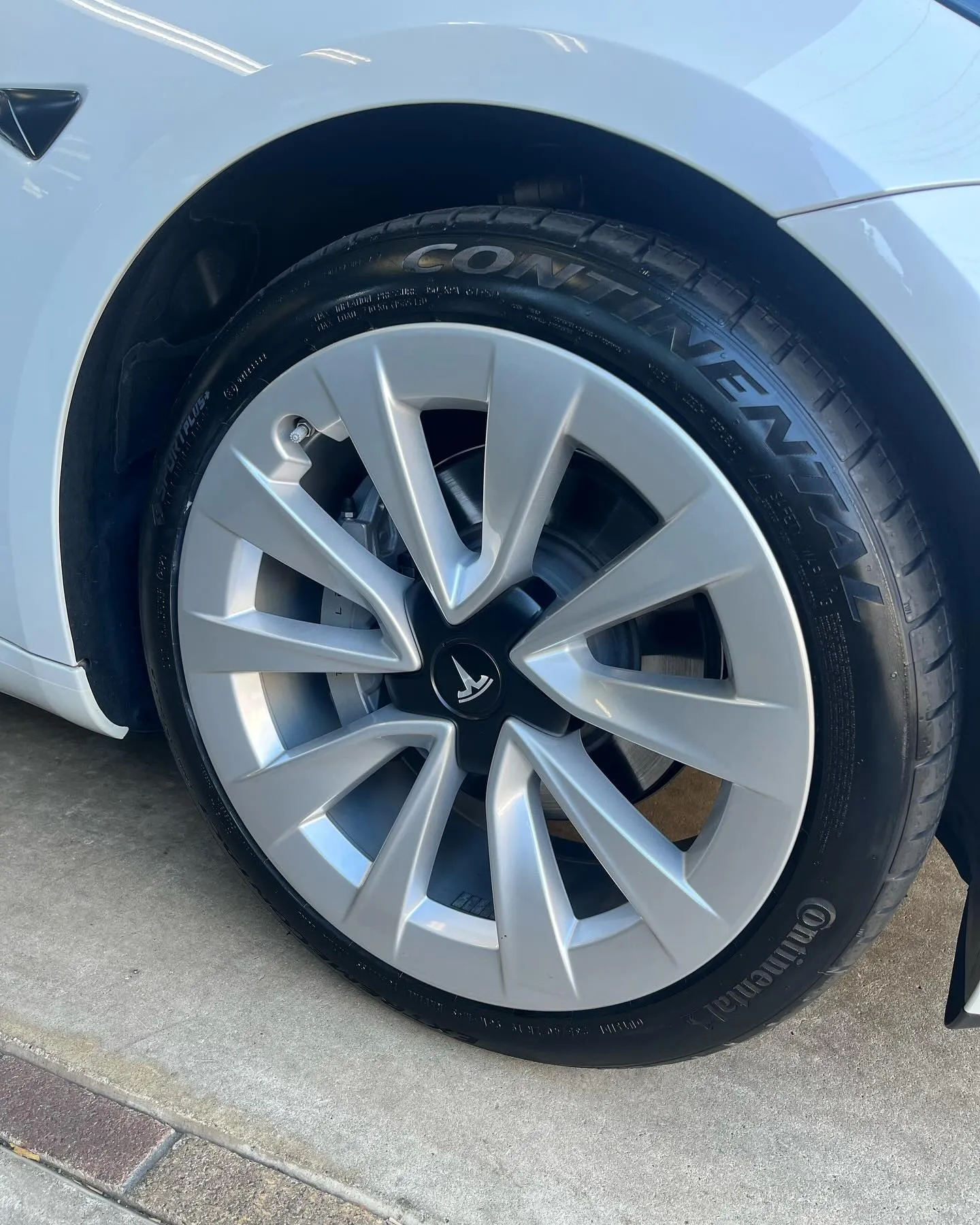 初‼️テスラ　モデル3