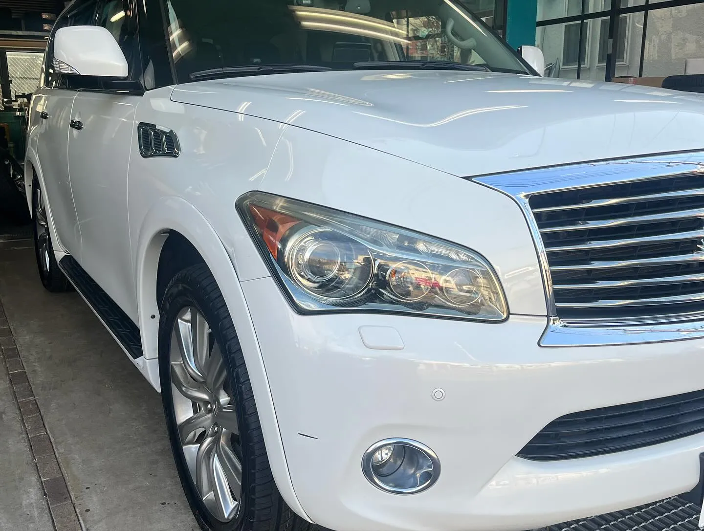 インフィニティQX56