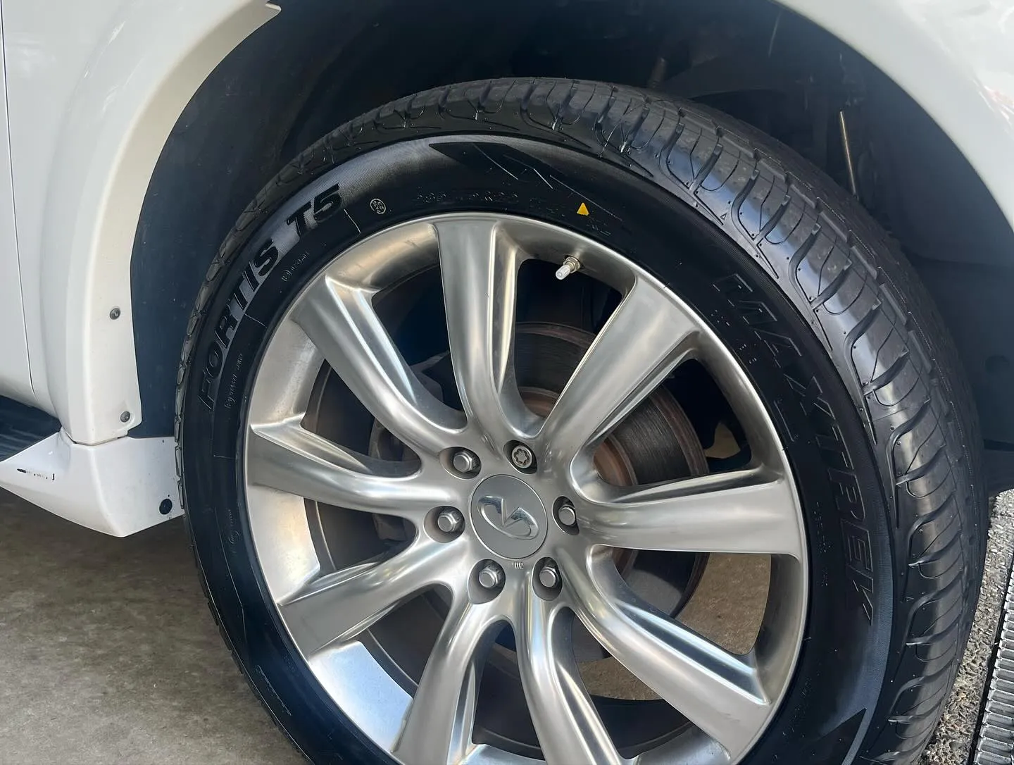 インフィニティQX56