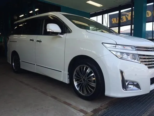 E52エルグランドにマーベリックSTS！19インチ！