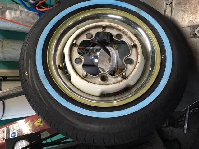 ワーゲンバス タイヤ交換！